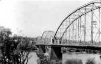 Date of this photo of the Monongahela Bridge is unknown