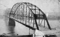 A close up view of the new 1910 Monongahela Bridge.